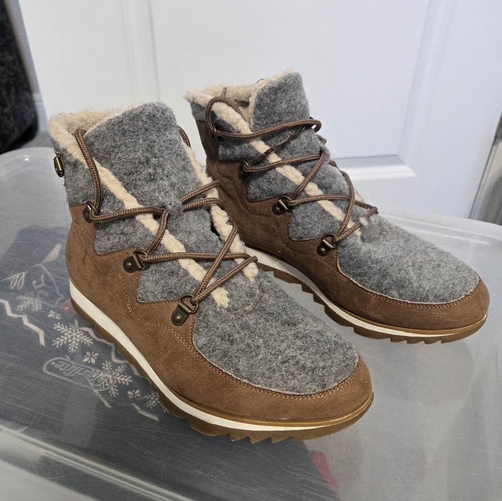Women's Gray and Brown Sonoma Winter Boots